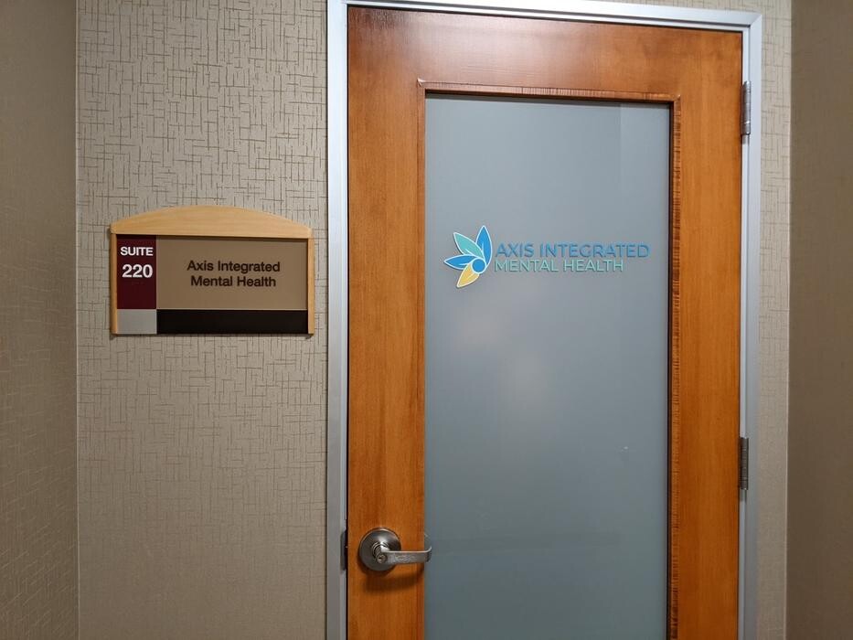 Images Axis Integrated Mental Health - Aurora - TMS & Ketamine Therapy