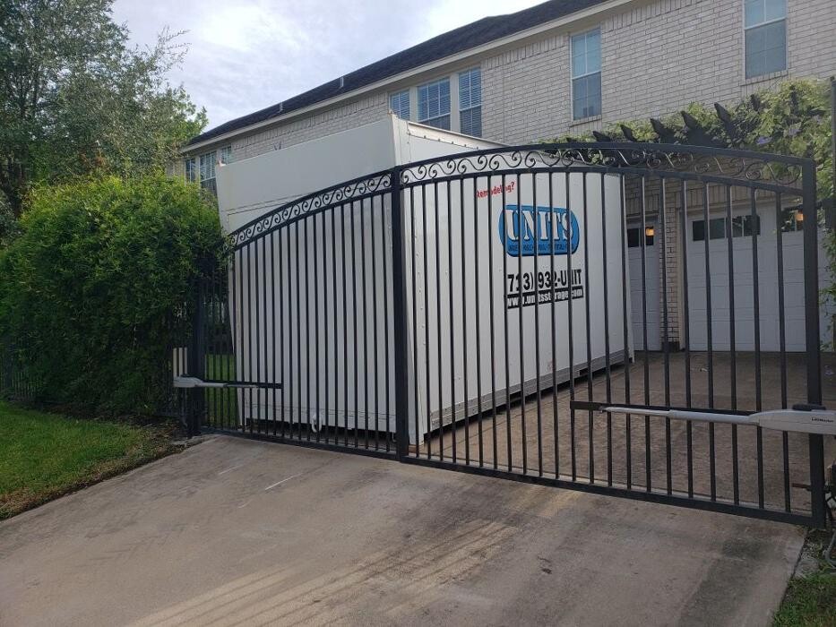 Images UNITS Mobile Storage of Houston