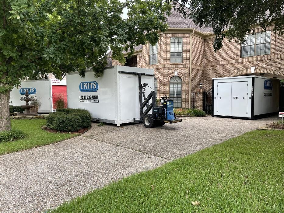 Images UNITS Mobile Storage of Houston