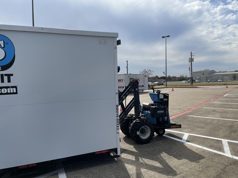 Images UNITS Mobile Storage of Houston