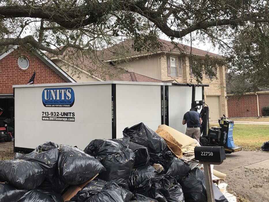 Images UNITS Mobile Storage of Houston