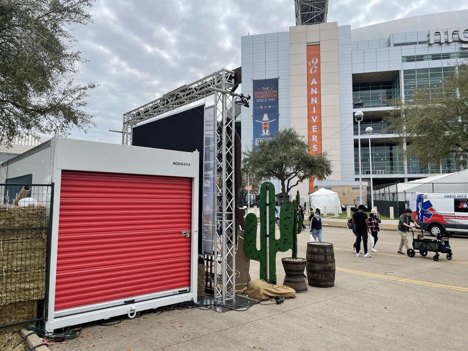 Images UNITS Mobile Storage of Houston