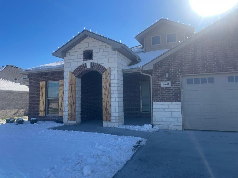 Images Arise Homes - Model Home