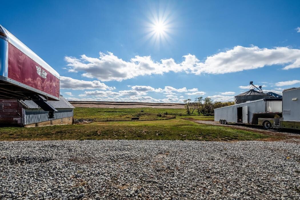 Images Vickie Errett, United Country Loess Hills RE