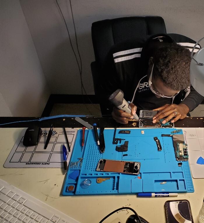 Images uBreakiFix - Phone and Computer Repair