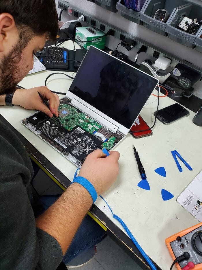 Images uBreakiFix - Phone and Computer Repair