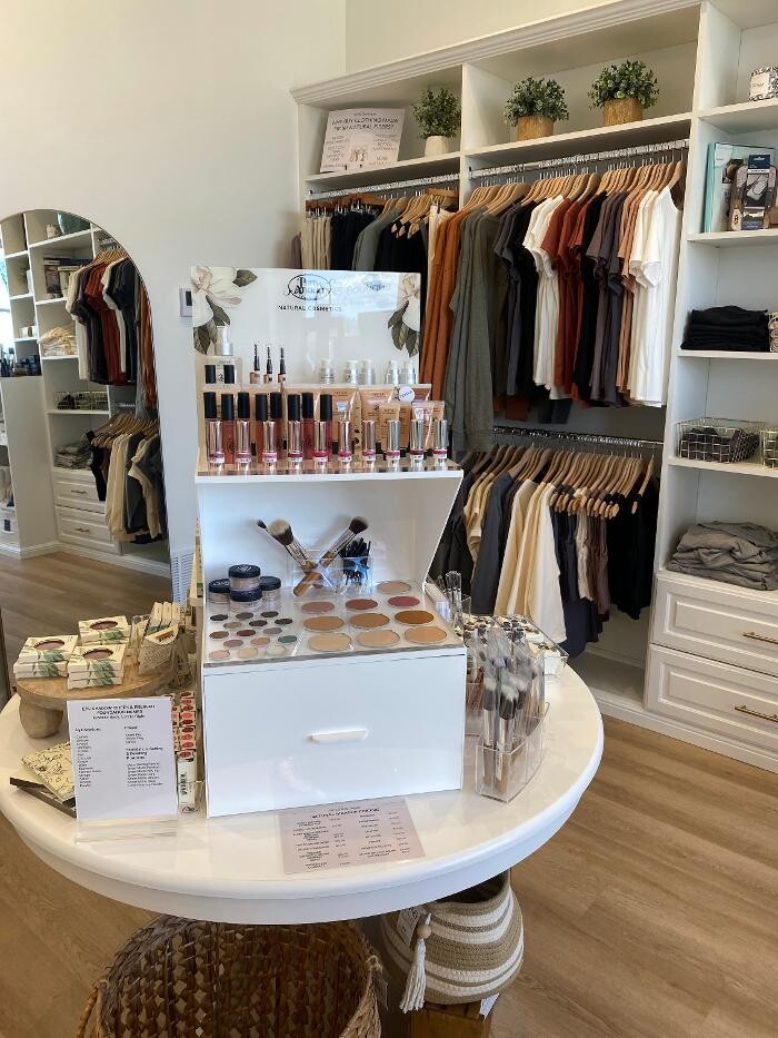 Images AVNS Boutique & Apple Valley Natural Soap