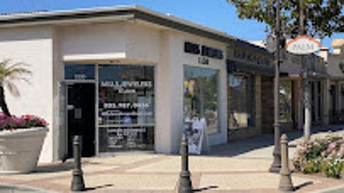 Images Mills Jewelers & Loan