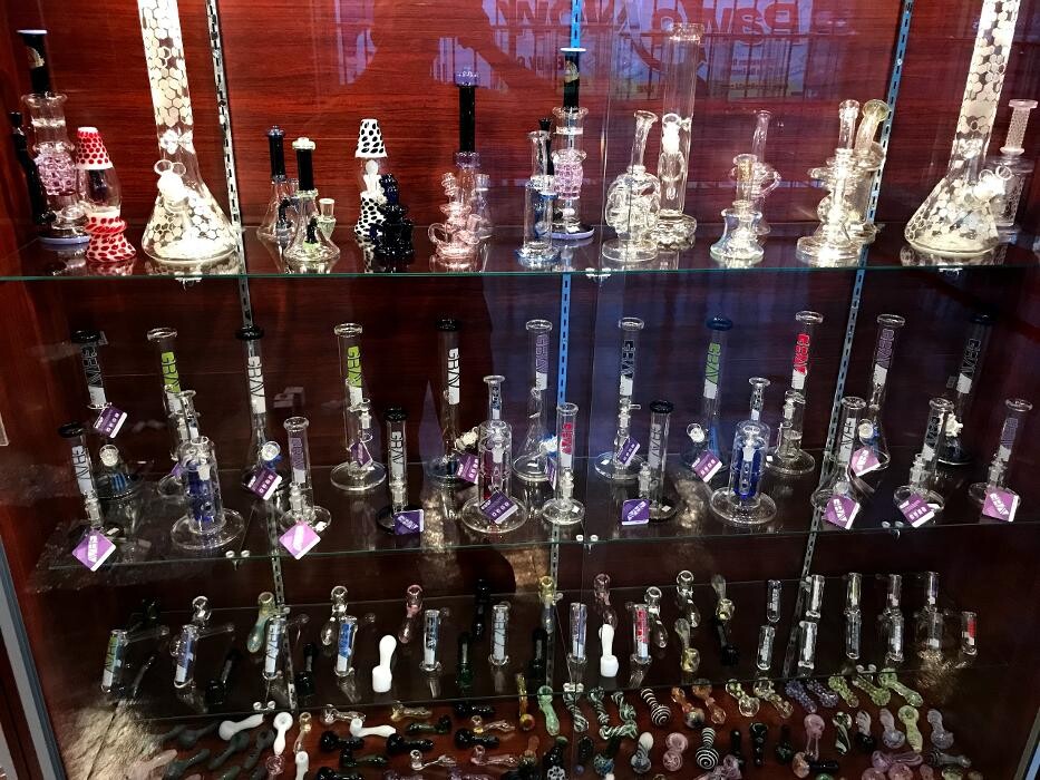 Images Hi Life Smoke & Vapor Shop 2