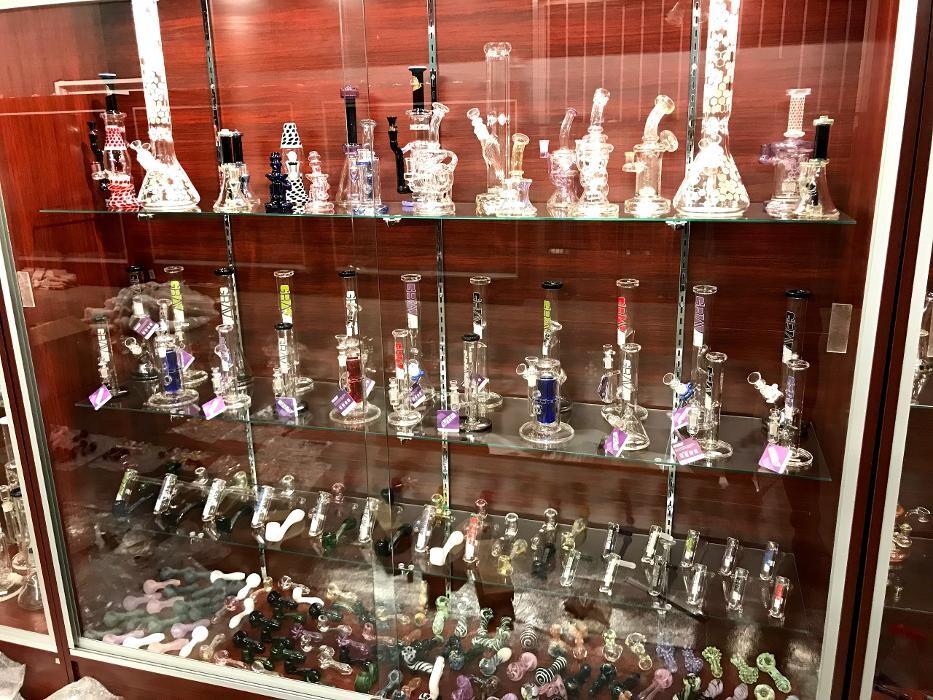 Images Hi Life Smoke & Vapor Shop 2