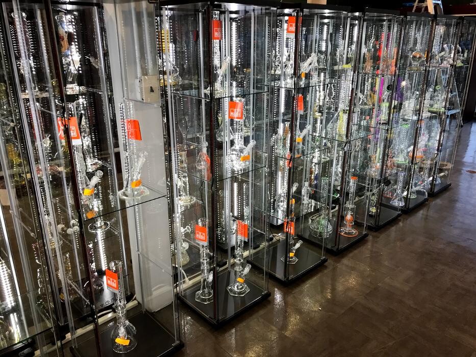 Images Hi Life Smoke & Vapor Shop 2