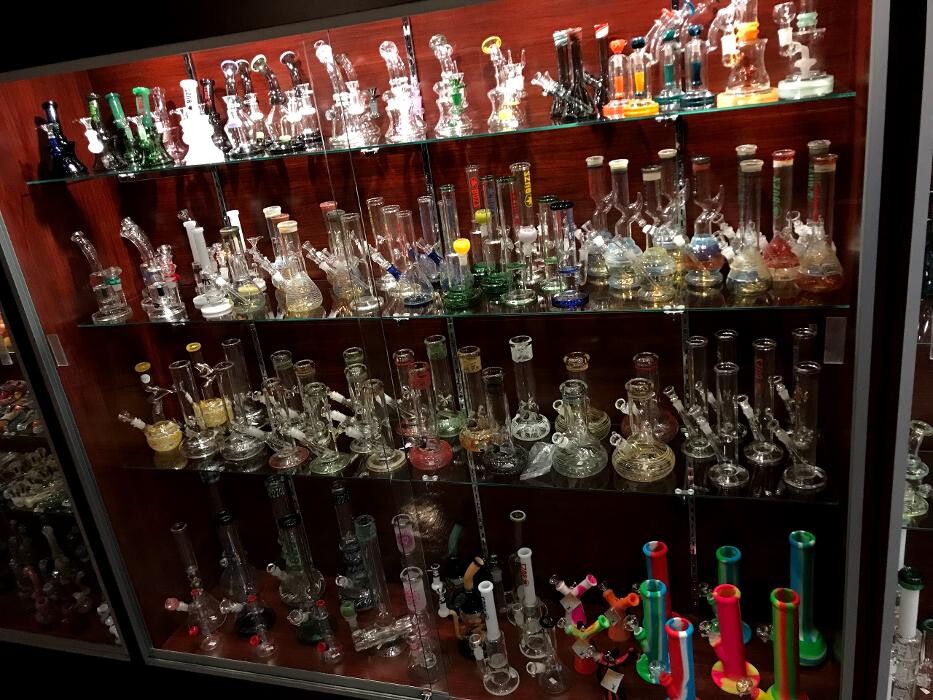Images Hi Life Smoke & Vapor Shop 2