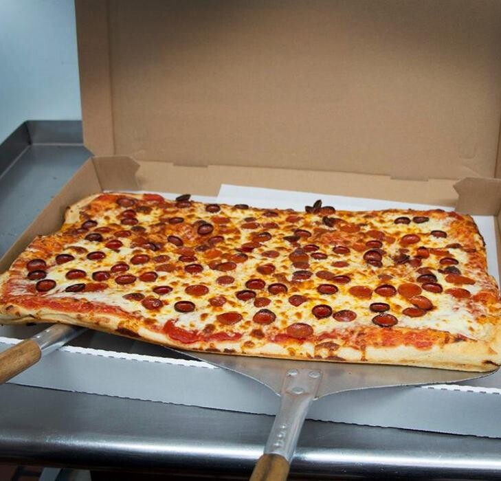 Images Tony's Pizza