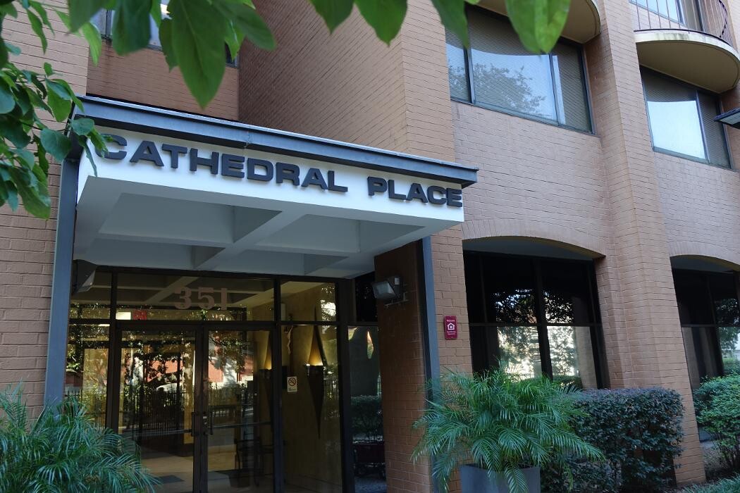 Images Cathedral Place