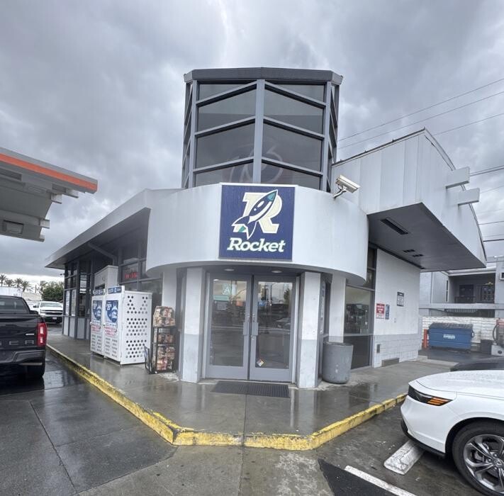 Images CoinFlip Bitcoin ATM - Rocket #5614 (Bellflower)