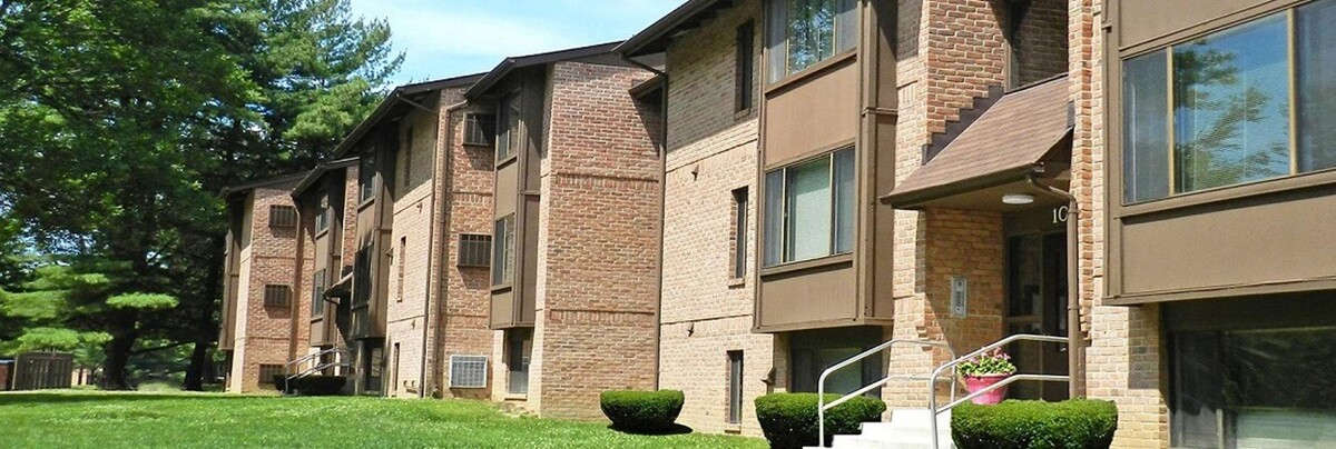 Images Whispering Hills Apartments