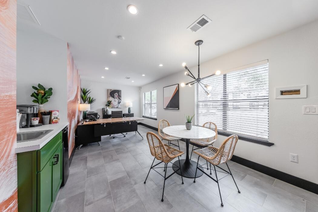 Images El Monty Apartments