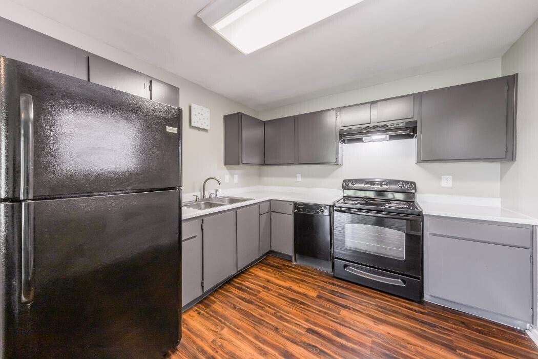 Images El Monty Apartments