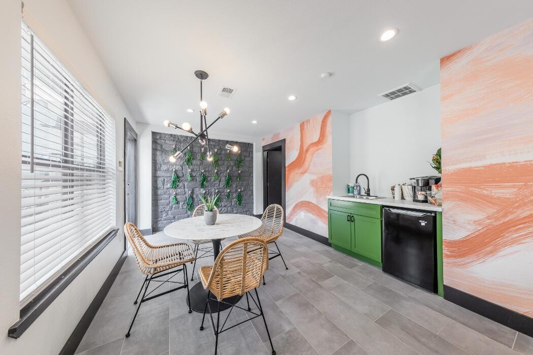 Images El Monty Apartments