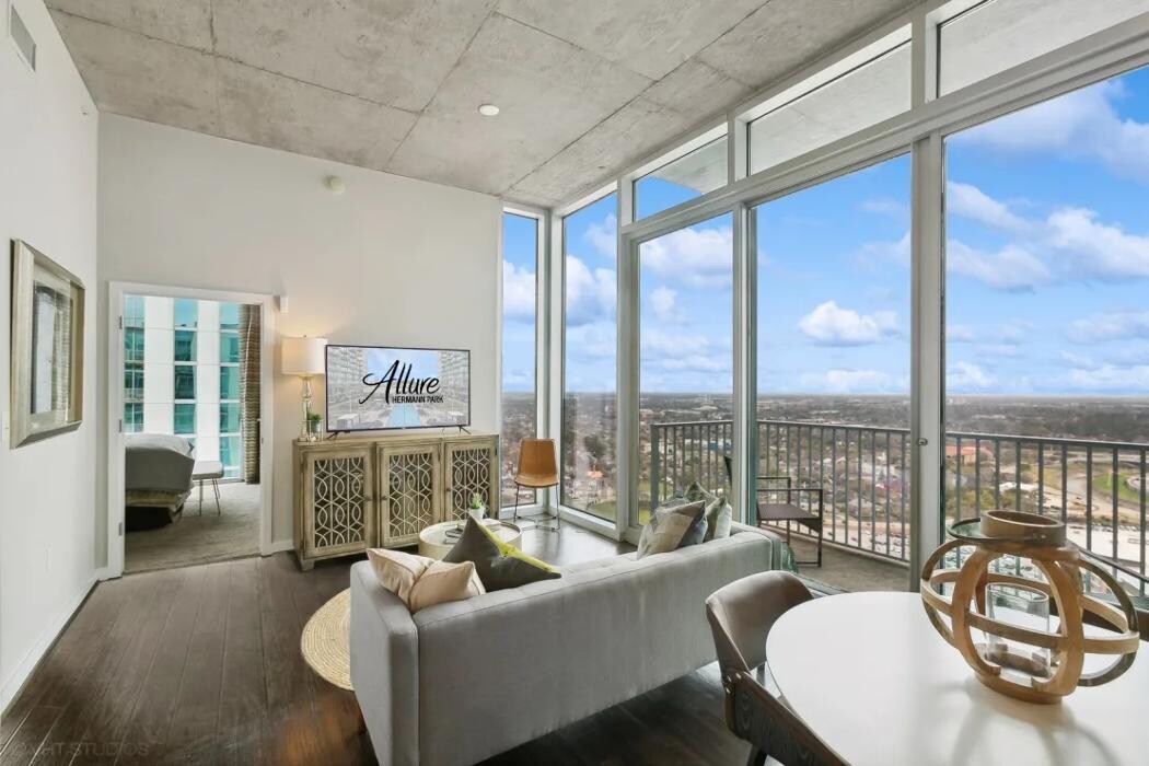 Images Allure Hermann Park at Med Center