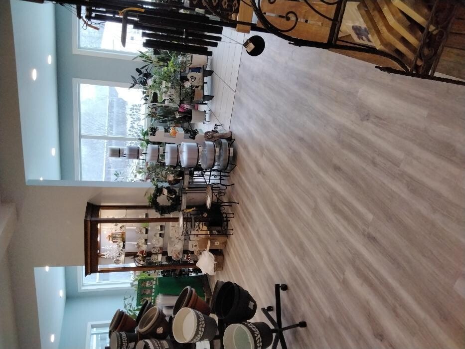 Images Nicole's Greenhouse & Florist
