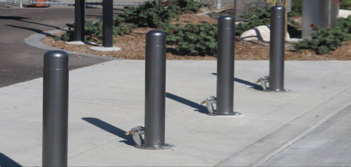 Images 1-800-BOLLARDS