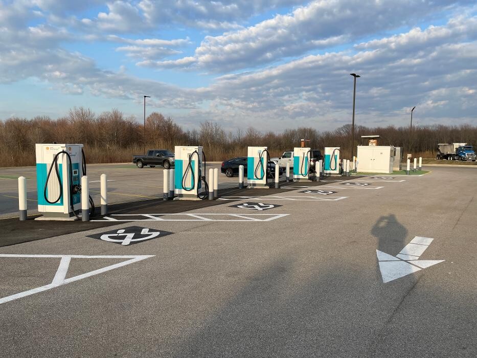 Images Shell Recharge Charging Station