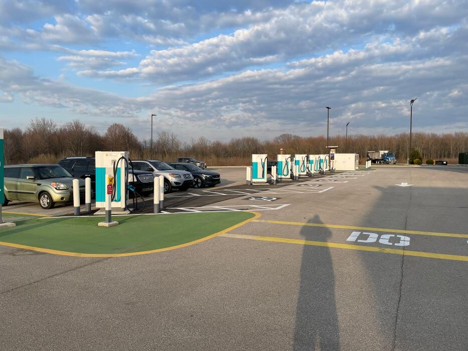 Images Shell Recharge Charging Station