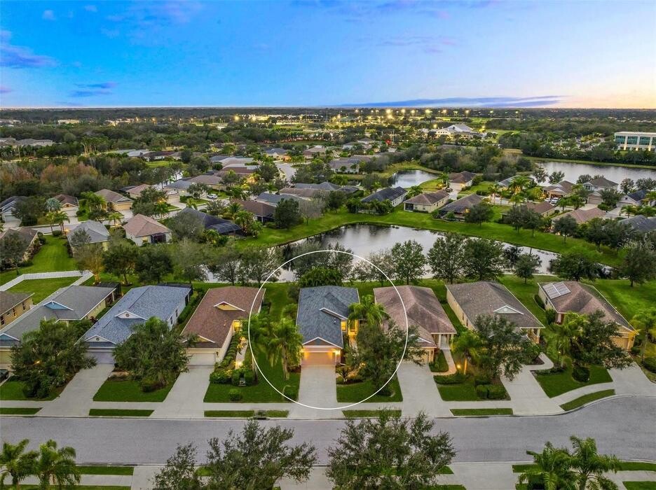 Images Judi Taulbee Team/Fine Properties