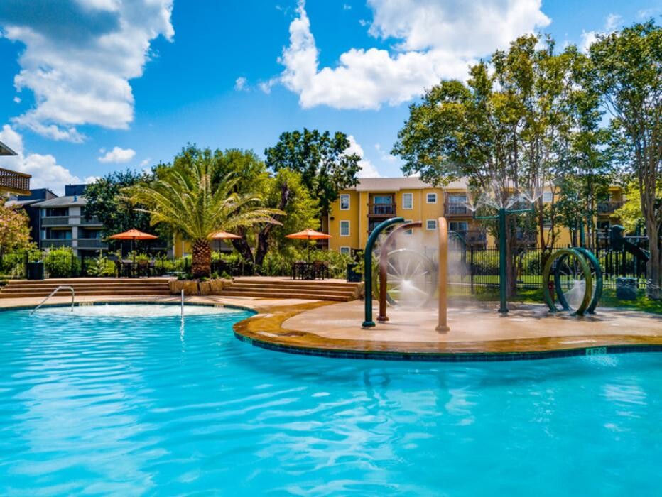 Images Palatia Apartment Homes