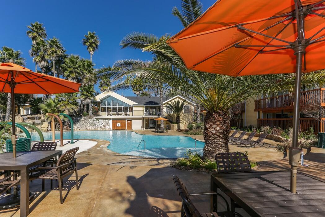 Images Palatia Apartment Homes