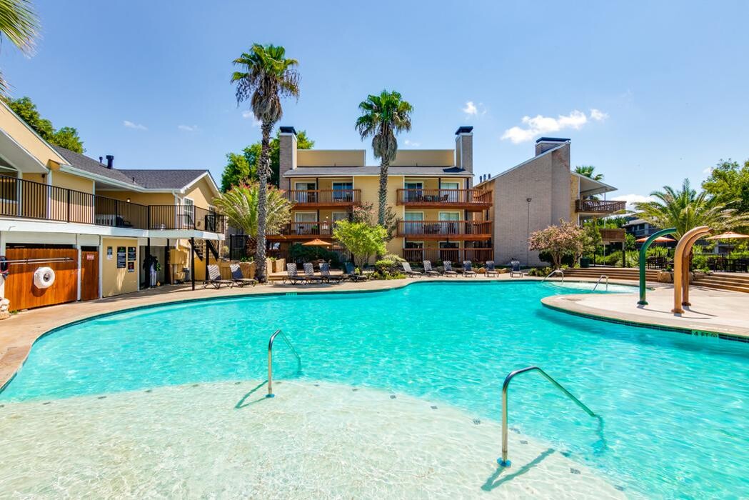 Images Palatia Apartment Homes