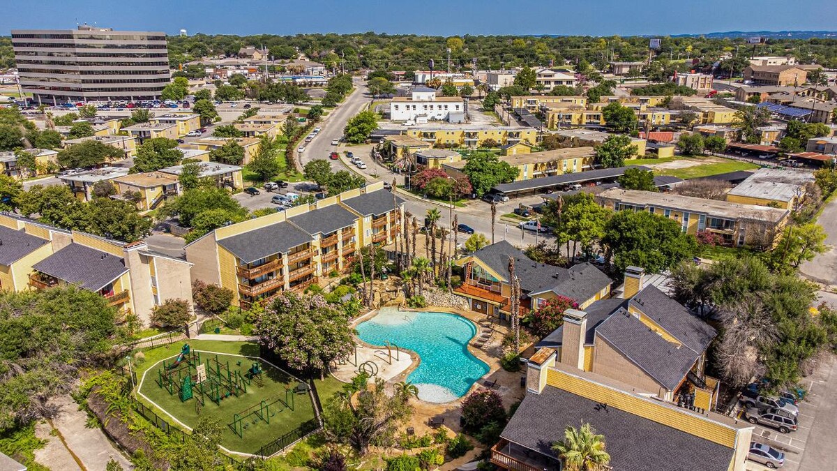 Images Palatia Apartment Homes