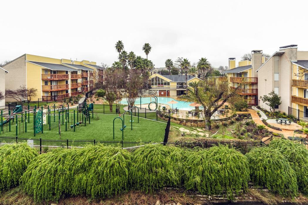 Images Palatia Apartment Homes