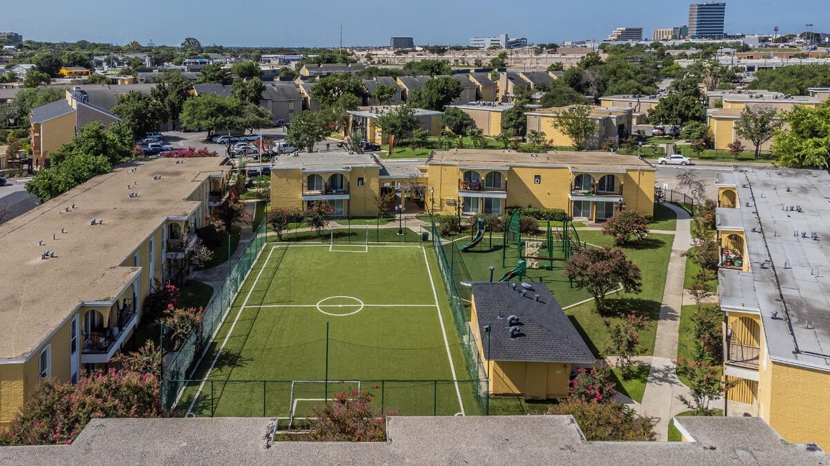 Images Palatia Apartment Homes