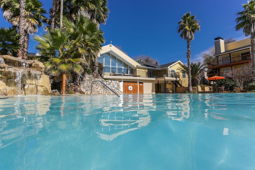 Images Palatia Apartment Homes