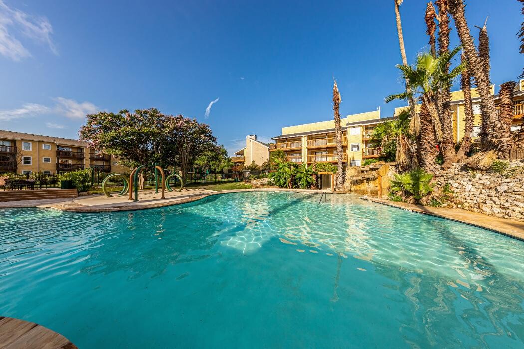 Images Palatia Apartment Homes