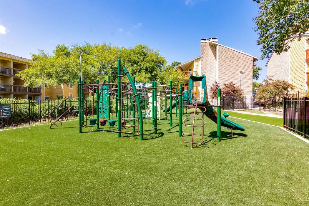 Images Palatia Apartment Homes