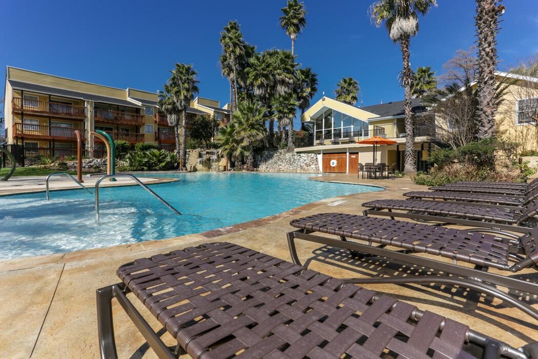 Images Palatia Apartment Homes