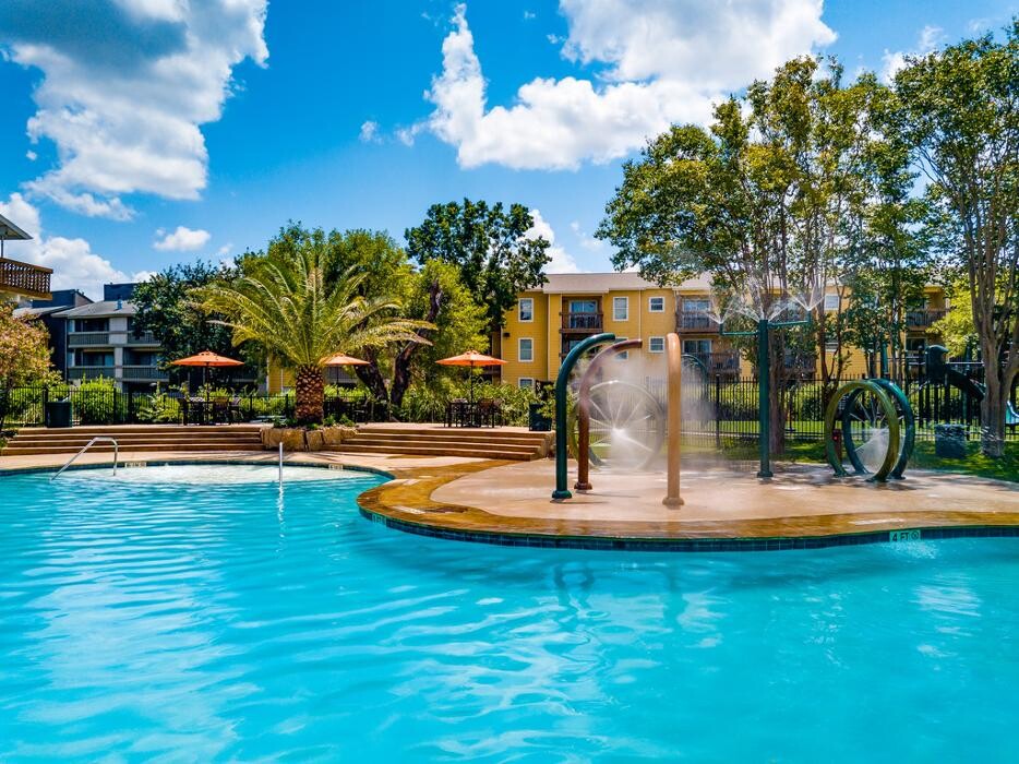 Images Palatia Apartment Homes