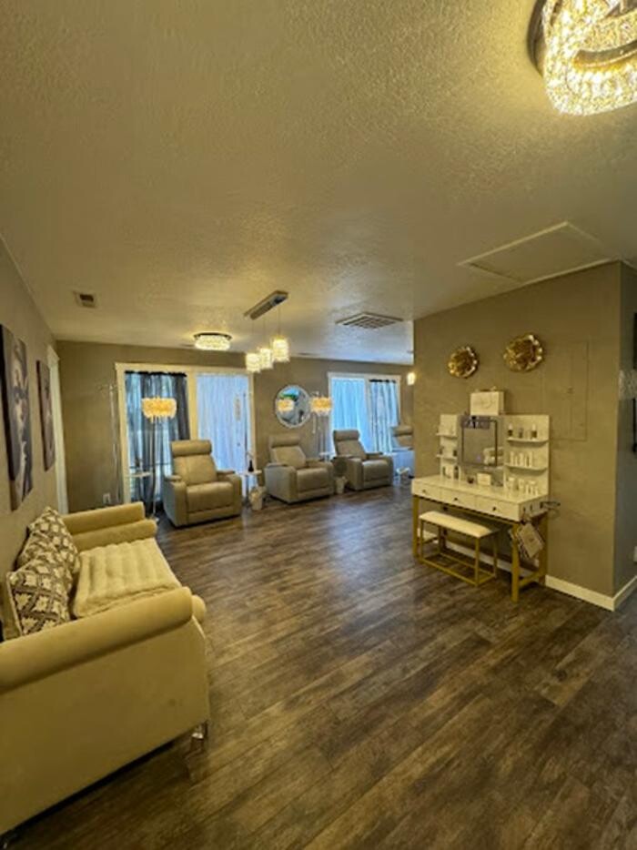 Images Rogue Revitalize - Luxury IV, Wellness, and Beauty Bar
