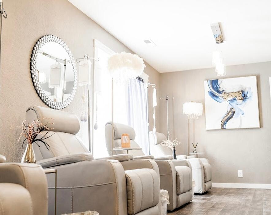 Images Rogue Revitalize - Luxury IV, Wellness, and Beauty Bar