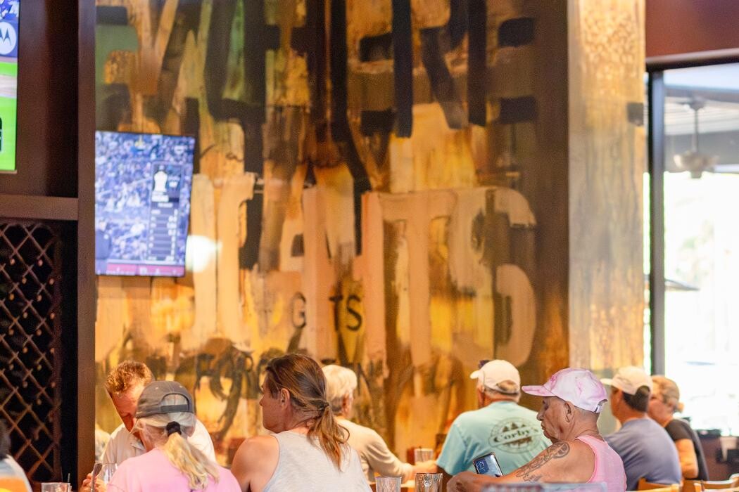 Images Stuft Pizza Bar & Grill