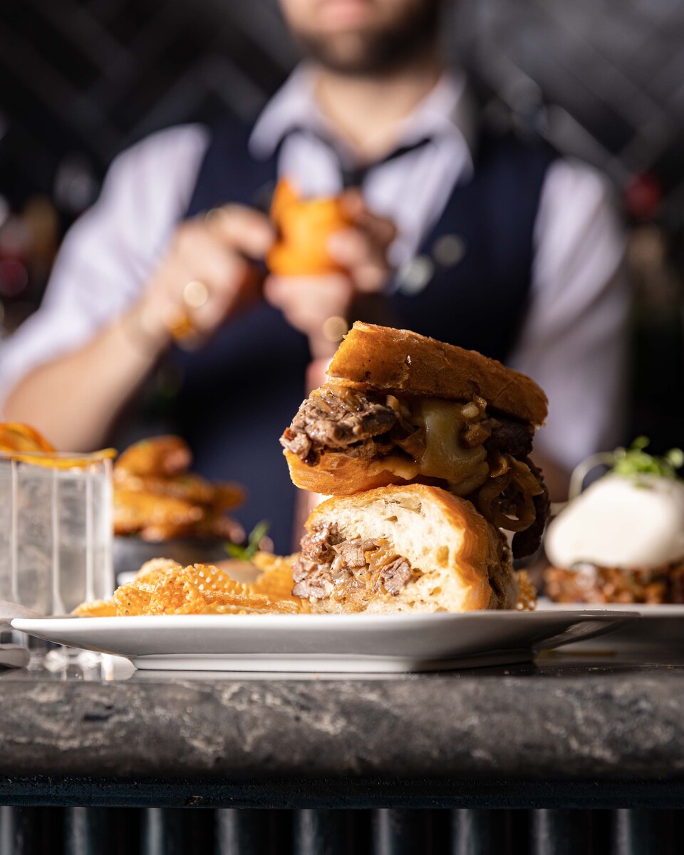 Images Harry's Side Bar