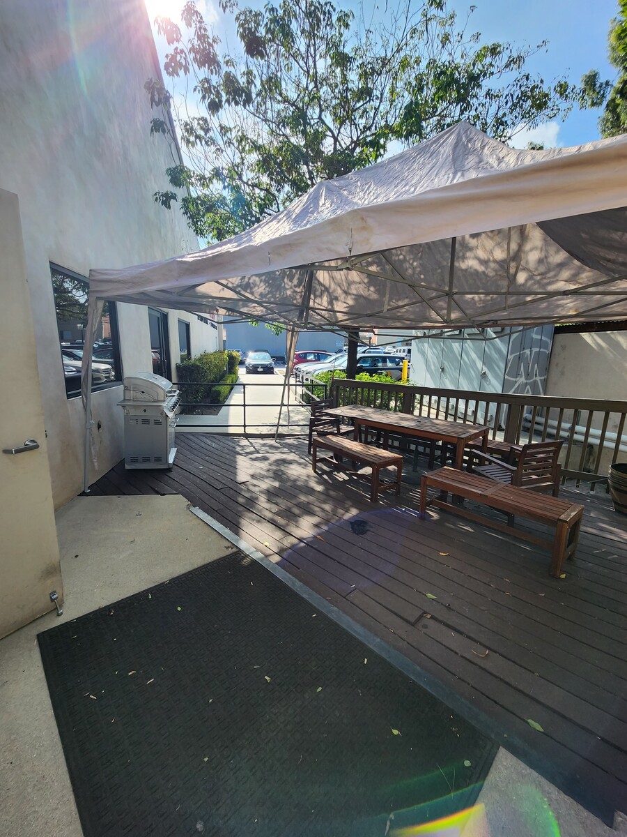 Images Tom Hernandez Team - Keller Williams Studio City
