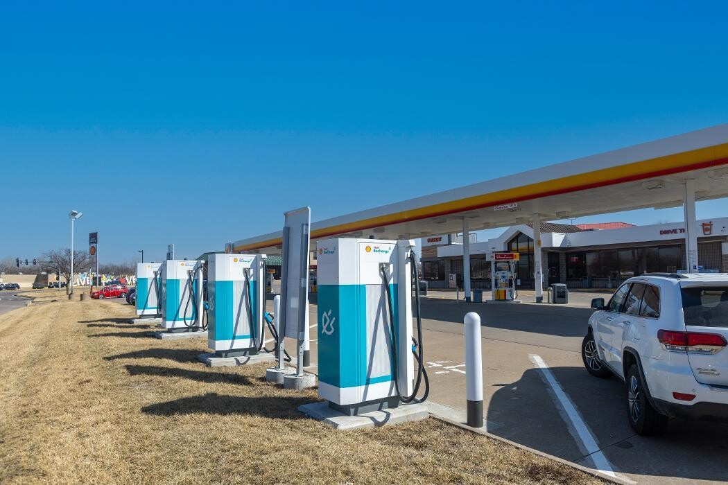 Images Shell Recharge Charging Station