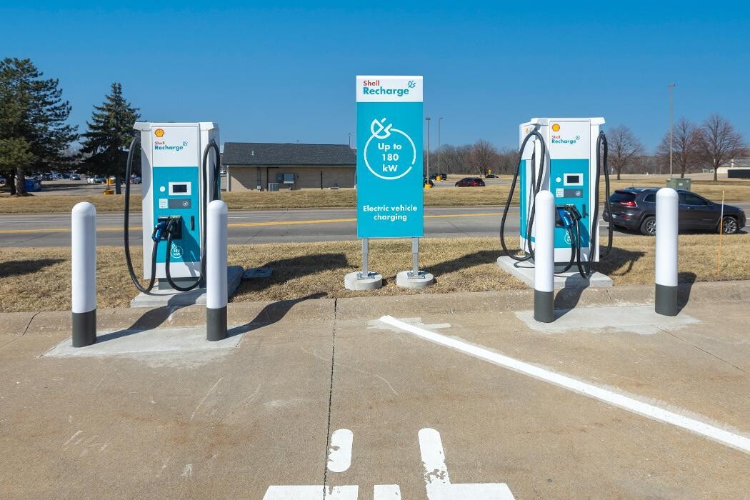 Images Shell Recharge Charging Station
