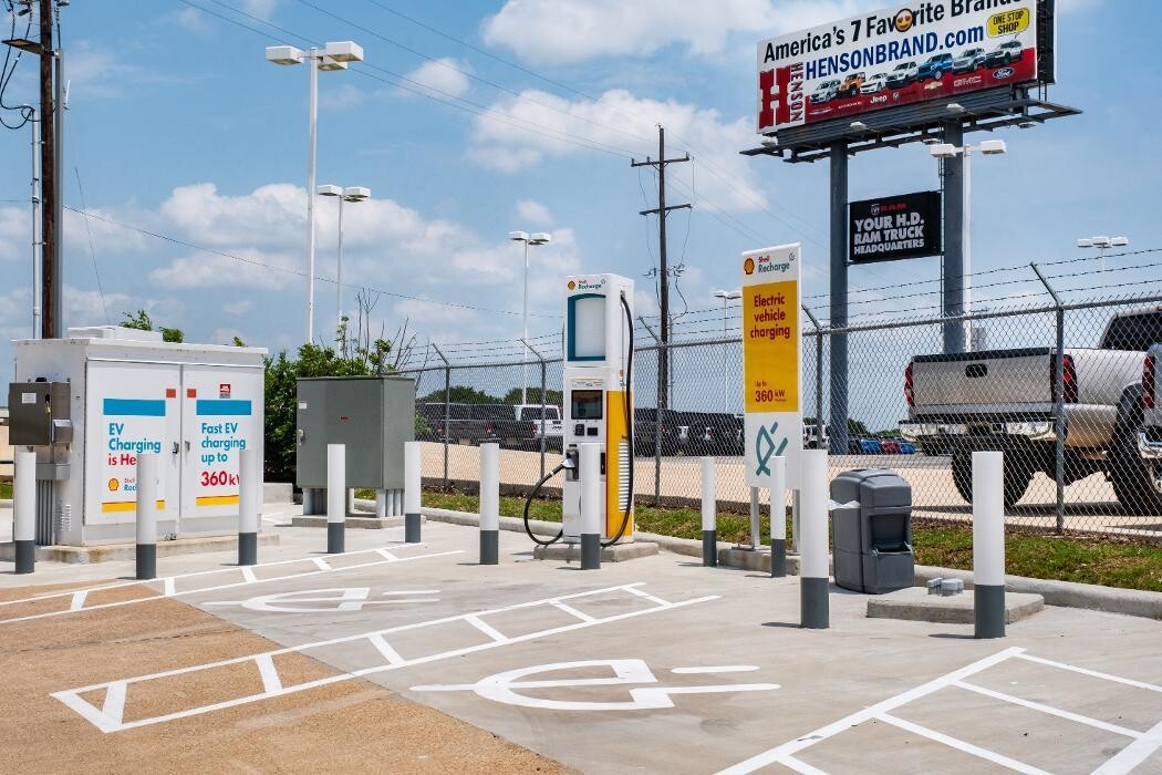 Images Shell Recharge Charging Station