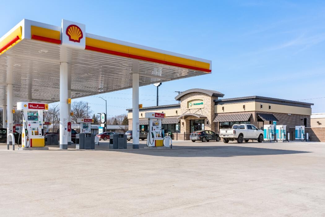 Images Shell Recharge Charging Station