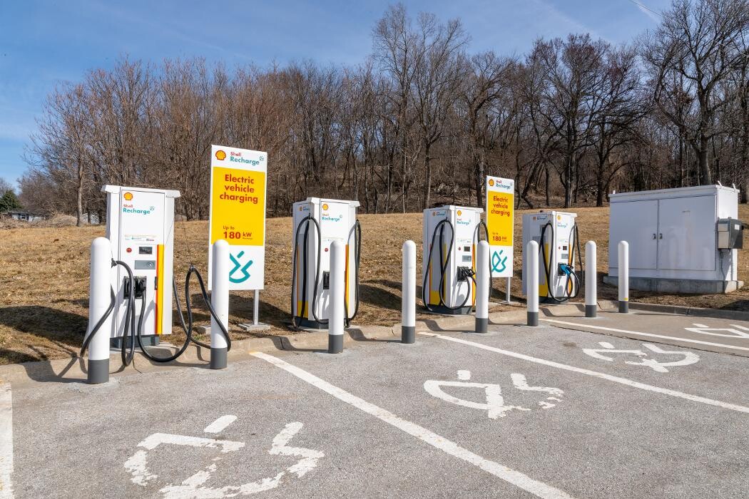 Images Shell Recharge Charging Station